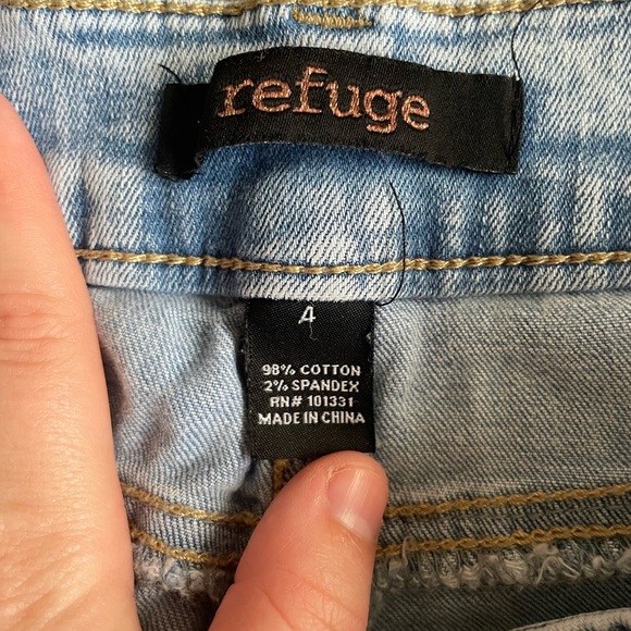 Light blue ripped jeans - Picture 3 of 3